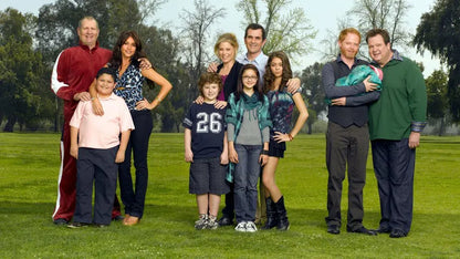 digital blockbuster Modern Family (2009) FULL TV SERIES